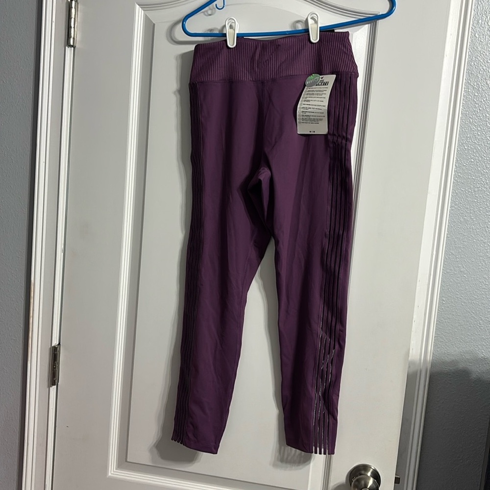 NWT Pink Ultimate purple workout leggings